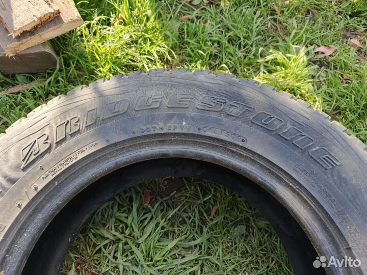 Bridgestone Blizzak DM-V1 215/70 R16