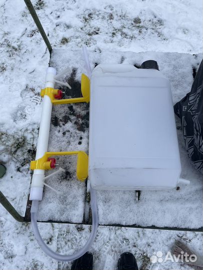 Поилки для кур