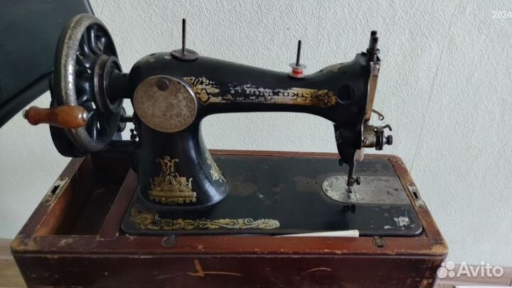 Швейная машина зингер