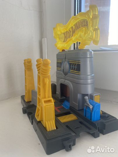 Гоночный трек hot wheels обезьяна