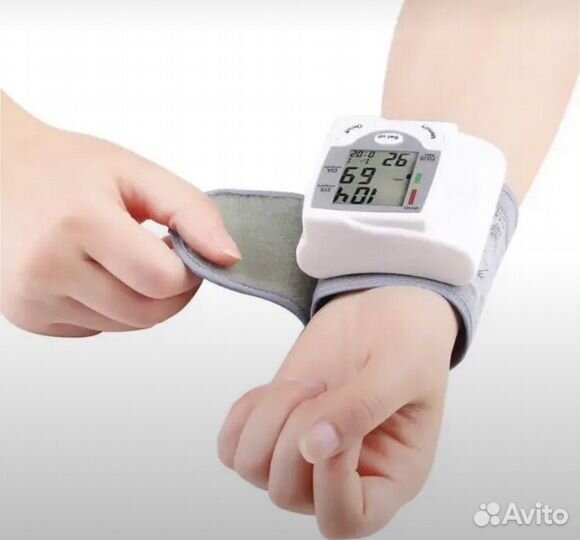 Тонометр на запястье новый
