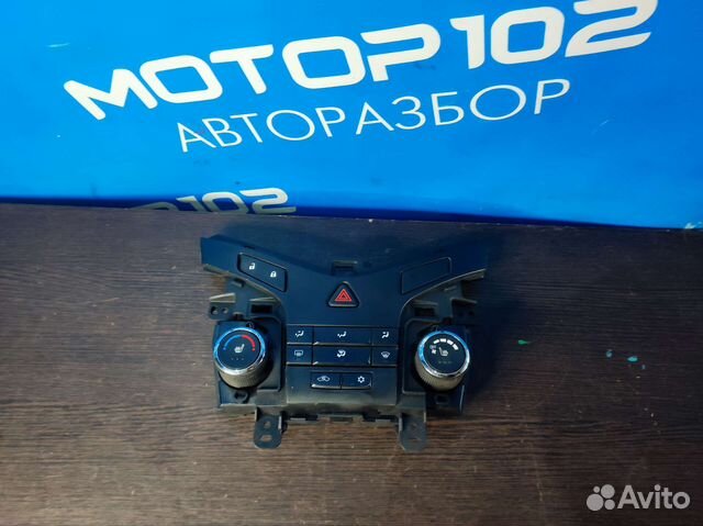 Блок управления печкой Chevrolet Cruze