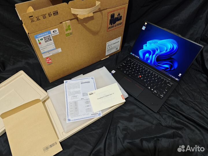 Thinkpad X1 Carbon Gen 13 (oled 120hz, 32GB,Ultra)