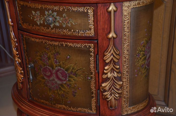 Тумбочка прикроватная новая