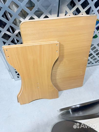 Кухонный стол