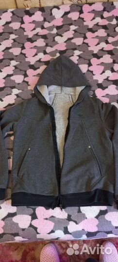 Спортивная кофта