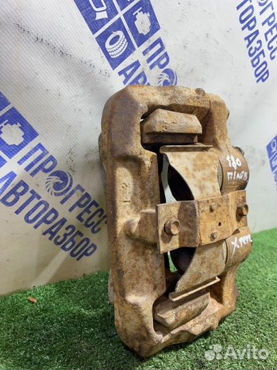 Суппорт передний левый Uaz Patriot внедорожник 2.7