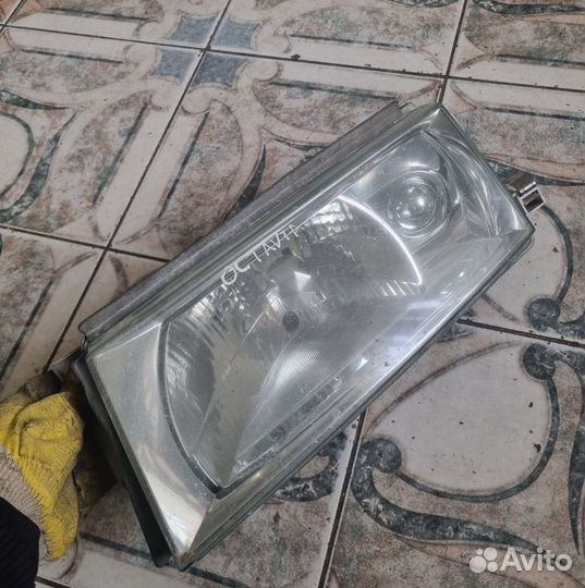 Фара Skoda Octavia Tour A4