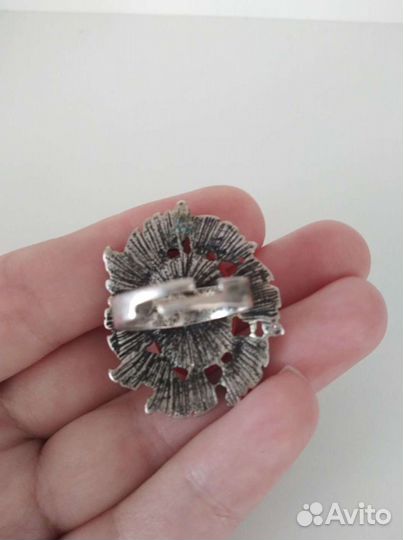 Женское кольцо металл камень