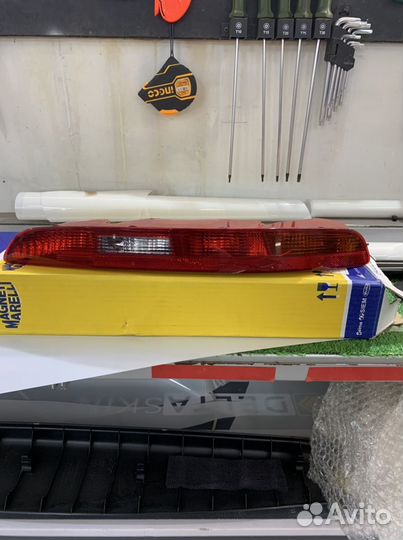 Фонарь задний правый в бампер Audi Q3