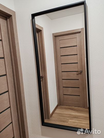 Зеркало настенное с рамой