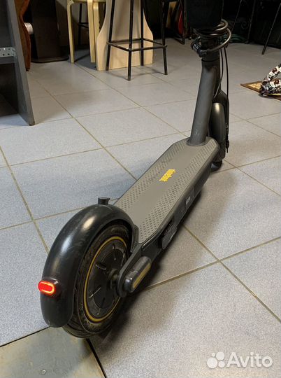 Скутер ninebot