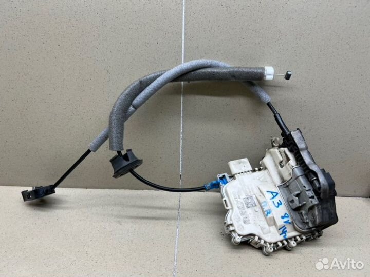 Замок двери передней правый Audi A3 8V czca 2014