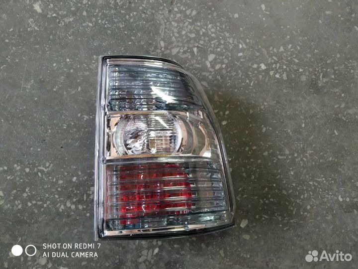 Фонарь задний Митсубиси Паджеро