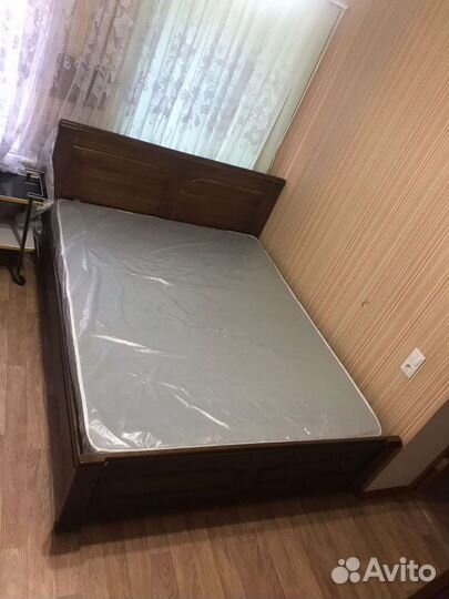 Кровать двухспальная с матрасом новая