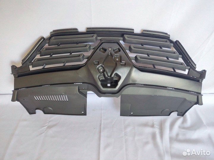 623105875R Решетка радиатора Renault Logan