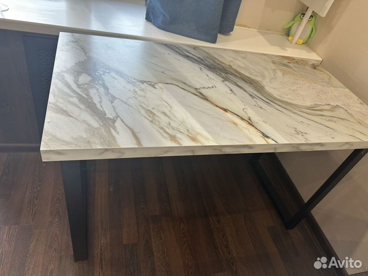 Письменный стол