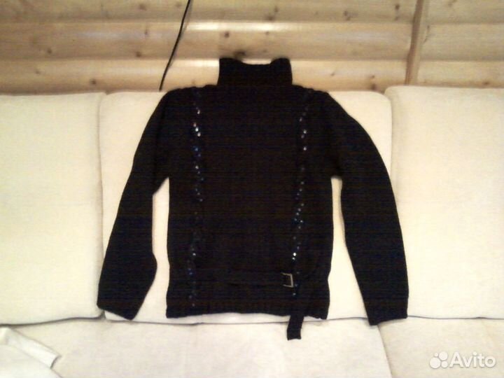 Свитер чёрный