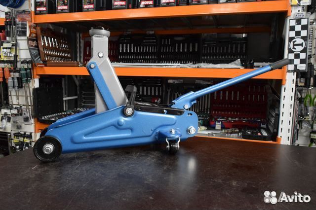 Домкрат гидравлический подкатной 2т подъем 140-340