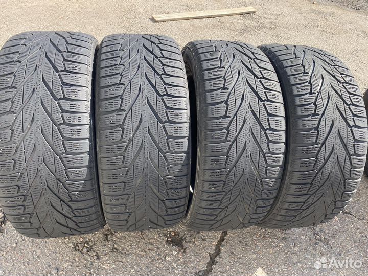 Nokian Tyres Hakkapeliitta R2 SUV 255/55 R18