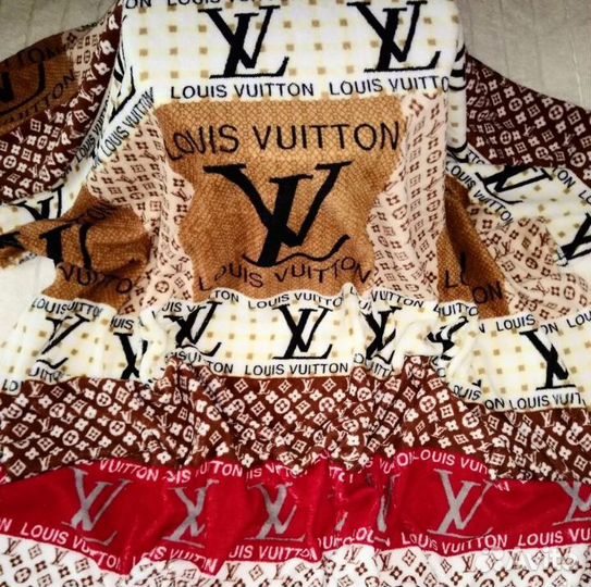 Плед L V интерьерный, яркий 180х200 см. Новый