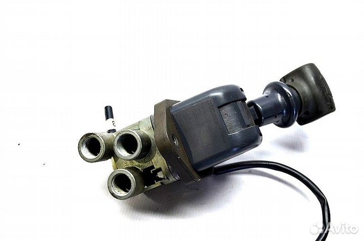 Кран ручного тормоза iveco Stralis (01.02)