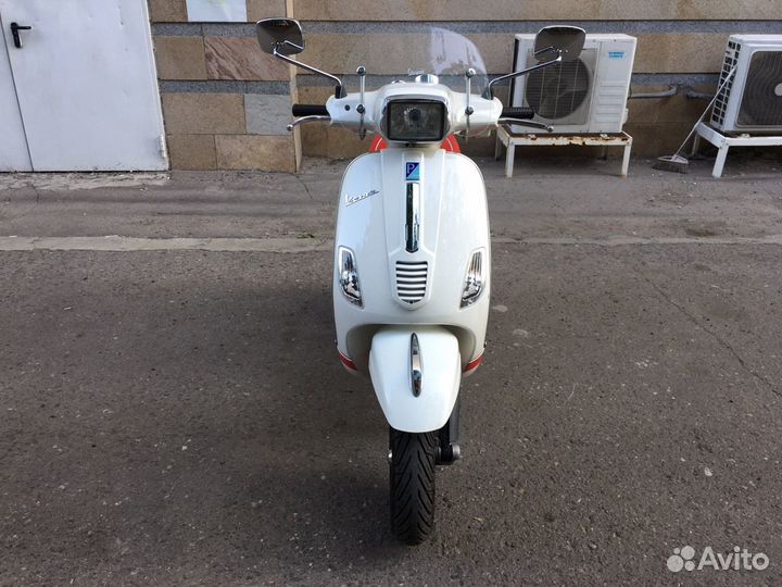 Vespa s 50 College