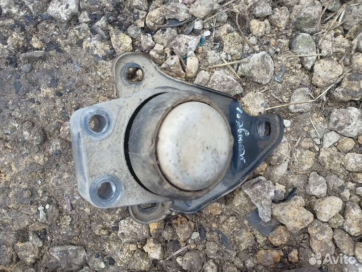 Правая подушка двигателя Ford Mondeo 2 2.0