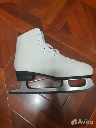 Коньки фигурные