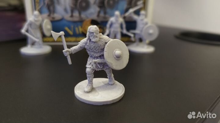 Миниатюры 28 мм 
