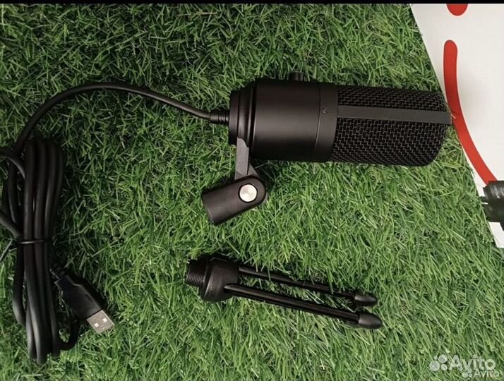 Студийный микрофон