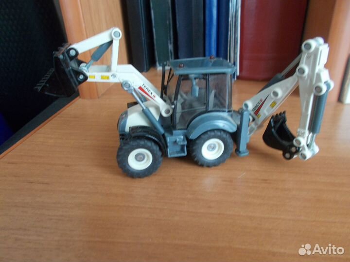 Модель 1/50 погрузчик terex Siku 3531