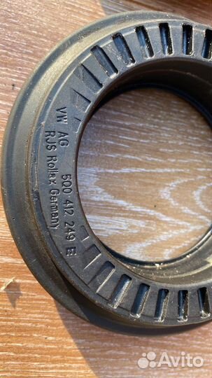 Опорный подшипник Passat B8 5Q0412249E