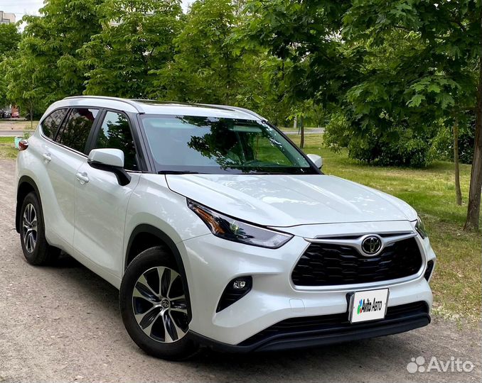 Toyota Highlander 2.4 AT, 2022, 2 700 км