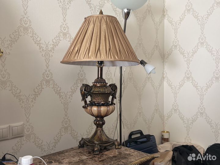 Лампа настольная