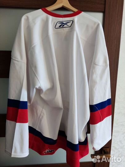 Свитер хоккейный