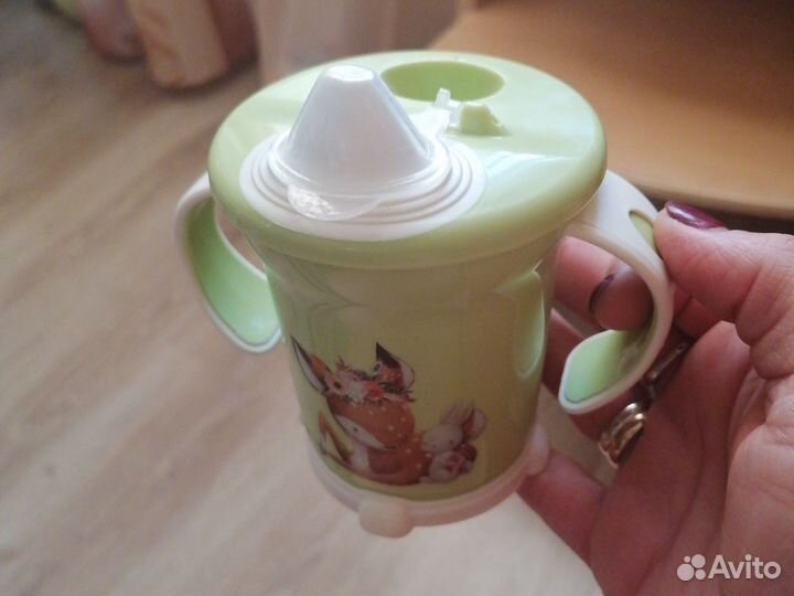 Поильник с силиконовые носиком новый