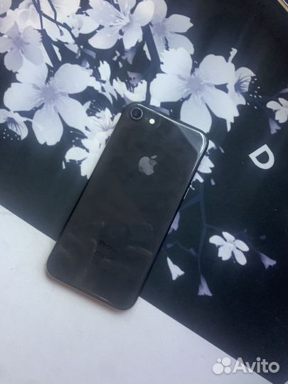 iPhone 8, 64 ГБ