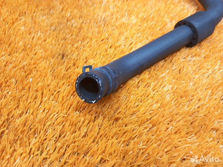 Патрубок системы охлаждения Porsche Cayenne 957