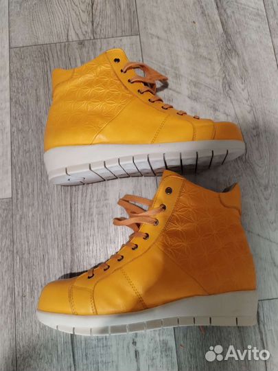 Ботинки женские 37 размер натуральная кожа новые