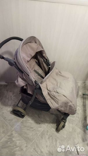 Прогулочная коляска