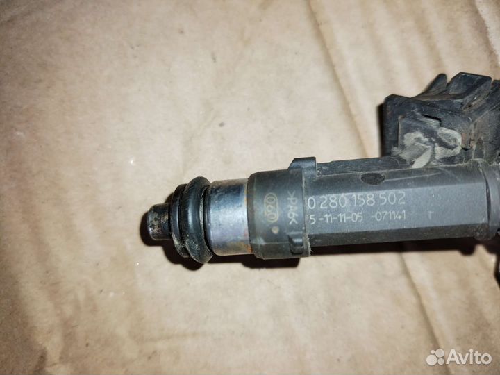 Топливная рампа с форсунками на ваз