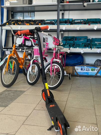 Самокат электронный kugоо first