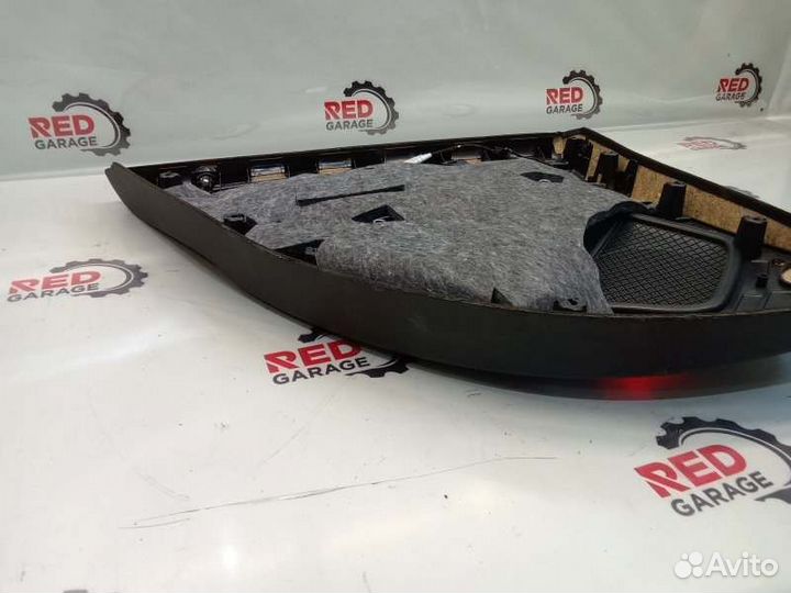 Обшивка двери задняя правая Mercedes-Benz