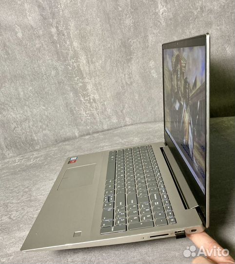 Игровой Lenovo 15