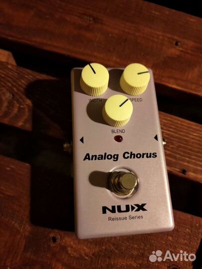 Гитарная педаль nux analog chorus