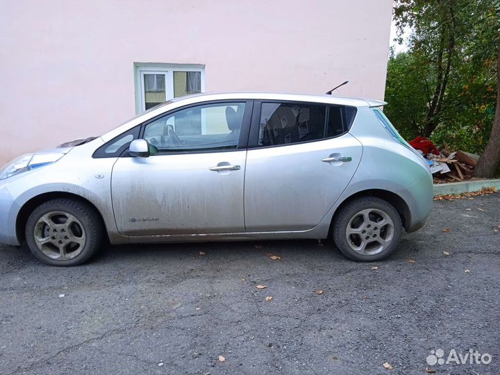 Nissan Leaf AT, 2011, 60 000 км