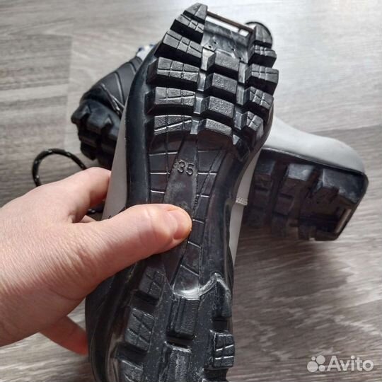 Лыжные ботинки 35