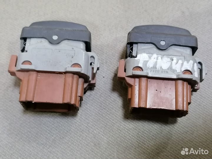 Кнопка обогрева сидения Renault Fluence 2010-2017