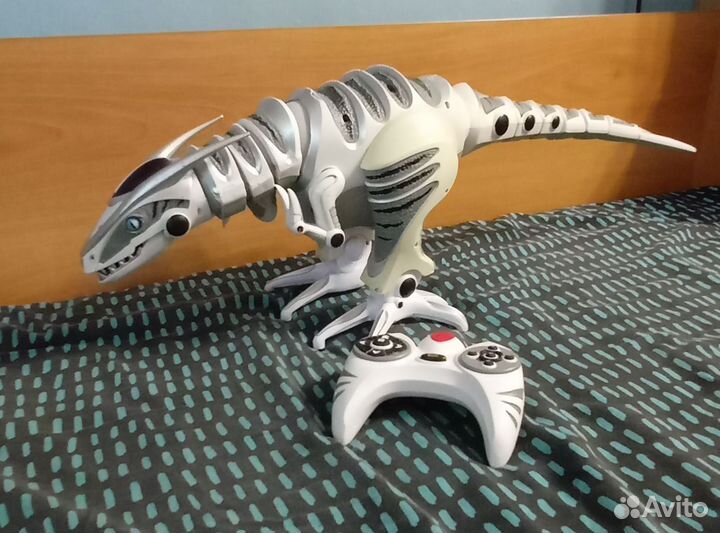 Интерактивный динозавр